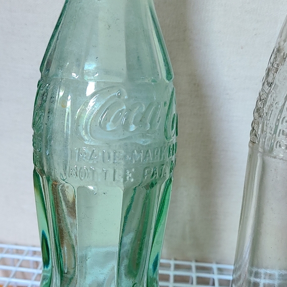 Lot of 3 Soda Bottles, 7 Up, Pepsi  and Coca Cola - Picture 4 of 12